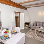 Rataskaevu Boutique - 7 Unique Apartament Tallin