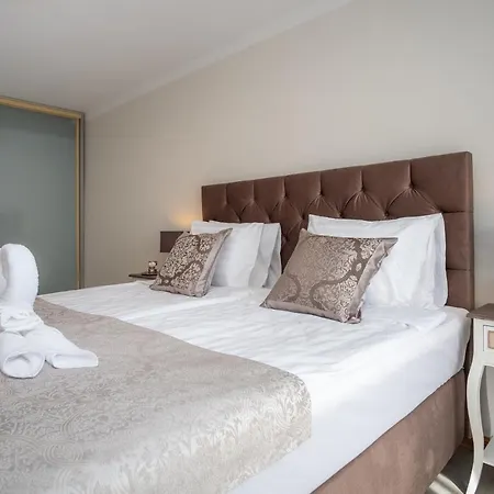 Rataskaevu Boutique - 7 Unique * Tallinn