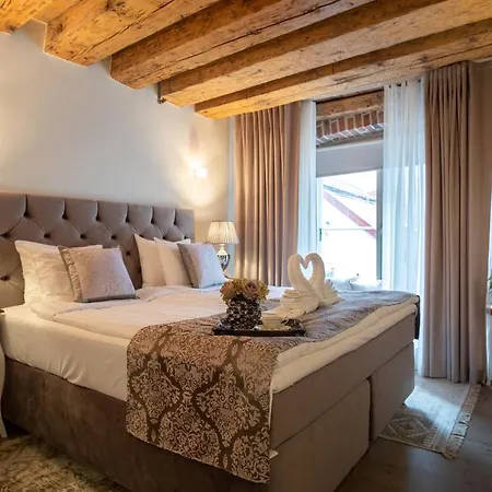 Rataskaevu Boutique - 7 Unique *