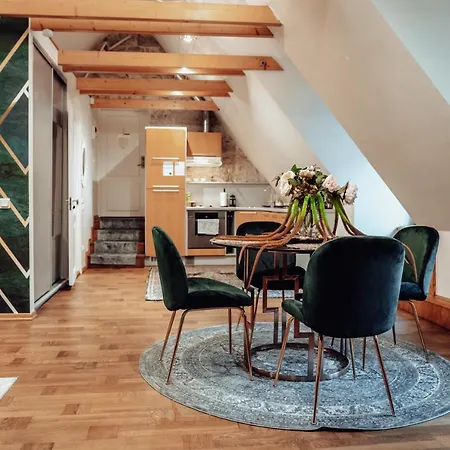 Rataskaevu Boutique - 7 Unique * Tallinn