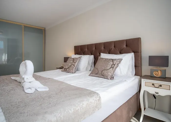 Rataskaevu Boutique - 7 Unique * Ταλίν